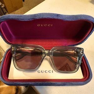 NEW 🔥🔥🔥🔥GUCCI SUNGLASSES
